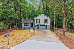 1027 Mainstreet Lake Dr, Stone Mountain, GA 30088 - Photo 26