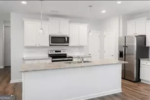 11722 Chatham Dr, Hampton, GA 30228 - Photo 2