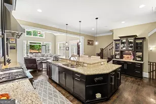 1390 Thomas Rd, Decatur, GA 30030 - Photo 8