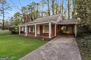 1752 Laurelwood Dr SW, Atlanta, GA 30311 - Photo 2