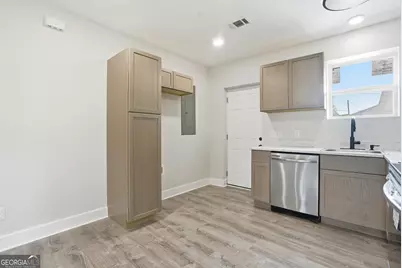 211 Jenks Street, Savannah, GA 31415 - Photo 6