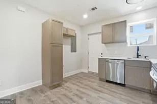 211 Jenks St, Savannah, GA 31415 - Photo 6