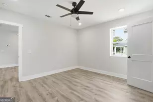 211 Jenks St, Savannah, GA 31415 - Photo 10