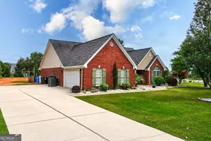 1040 Sapphire Trail, Bogart, GA 30622 - Photo 2