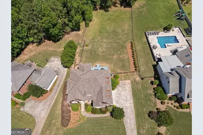 302 Shady Valley Drive, Carrollton, GA 30116 - Photo 2