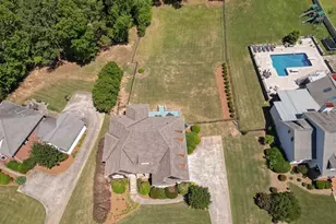 302 Shady Valley Dr, Carrollton, GA 30116 - Photo 2