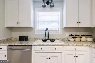 3956 Foxridge Dr, Valdosta, GA 31605 - Photo 10