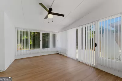 2216 Wellington Circle, Lithonia, GA 30058 - Photo 10