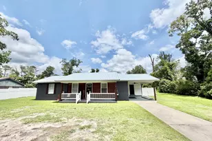 53 Carey Dr, Hazlehurst, GA 31539 - Photo 1