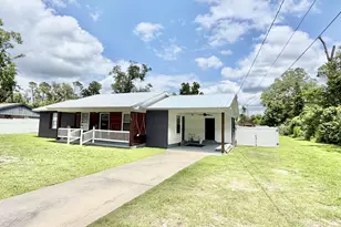 53 Carey Dr, Hazlehurst, GA 31539 - Photo 1