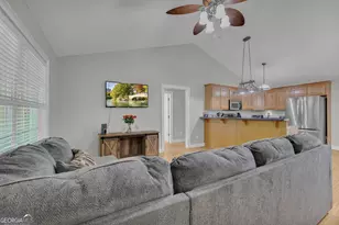 211 Normandy Trail, Lavonia, GA 30553 - Photo 10