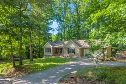 211 Normandy Trail, Lavonia, GA 30553 - Photo 2