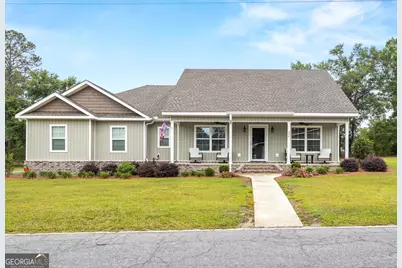334 W Pine Street, Metter, GA 30439 - Photo 1
