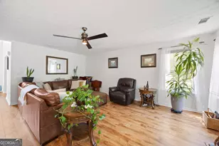 4041 Oak Crossing Dr, Suwanee, GA 30024 - Photo 6