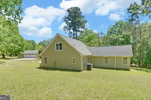 194 Harvey Ln, Lavonia, GA 30553 - Photo 4