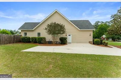 9027 Oakfield Drive, Statesboro, GA 30461 - Photo 6