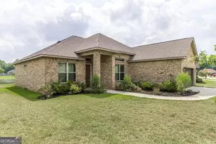 110 Gwendolyn Ave, Perry, GA 31069 - Photo 1