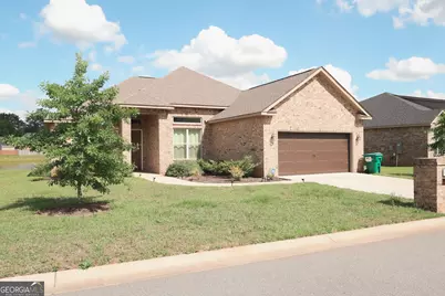 110 Gwendolyn Avenue, Perry, GA 31069 - Photo 2
