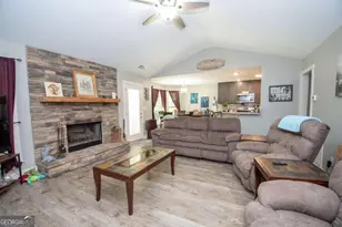 129 Wellington Dr, Lagrange, GA 30240 - Photo 4