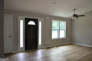 126 Lucinda Ln, Fayetteville, GA 30214 - Photo 2