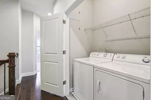 1056 Township Square, Alpharetta, GA 30022 - Photo 18