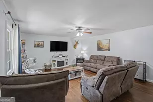 98 James St, Tallapoosa, GA 30176 - Photo 2