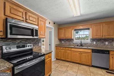 105 Hawk Ln, Carrollton, GA 30116 - Photo 10