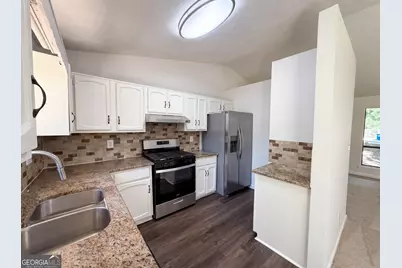 817 Greenhedge Way, Stone Mountain, GA 30088 - Photo 16