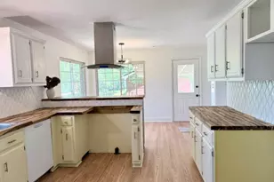 347 S College St, Metter, GA 30439 - Photo 8