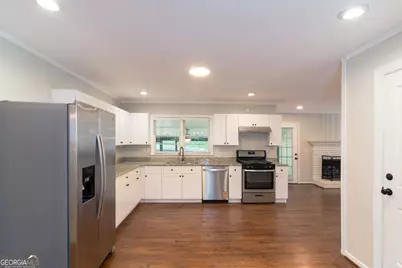 4090 Land O Lakes Drive NE, Atlanta, GA 30342 - Photo 22