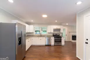 4090 Land O Lakes Dr NE, Atlanta, GA 30342 - Photo 22
