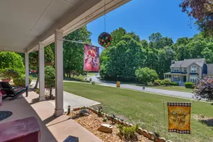 225 Lofty Eagle Ln, Fayetteville, GA 30214 - Photo 2