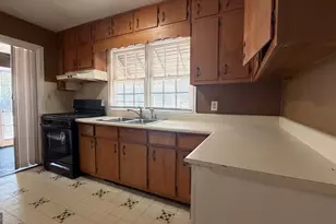 528 Lake Dr, Hapeville, GA 30354 - Photo 6