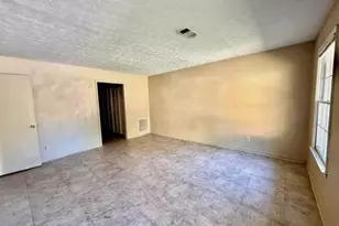 1050 Chestnut Oak Ct NE, Conyers, GA 30012 - Photo 4