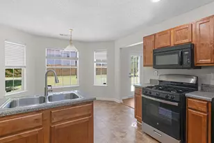 992 Brisley Cir, Hampton, GA 30228 - Photo 10