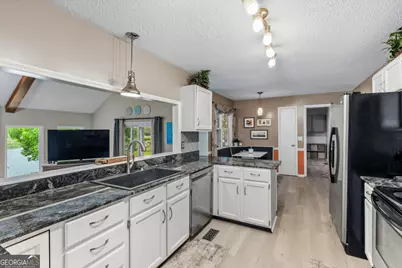 101 Leconte N, Warner Robins, GA 31088 - Photo 10