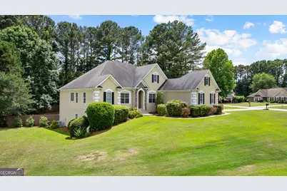 162 Fieldstone Way, Newnan, GA 30265 - Photo 2