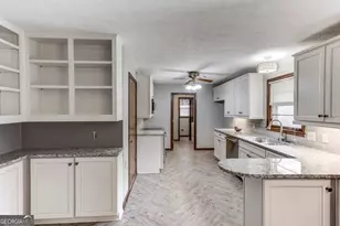4385 Miners Creek Rd, Lithonia, GA 30038 - Photo 10