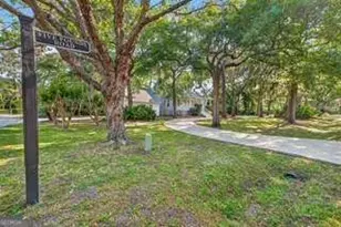 222 Five Pounds Rd, Saint Simons, GA 31522 - Photo 4