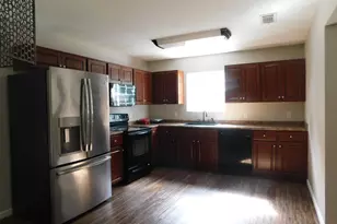 207 N Bridgeport Dr, Statesboro, GA 30461 - Photo 2