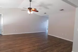 207 N Bridgeport Dr, Statesboro, GA 30461 - Photo 6