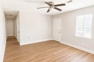 116 Bradley Cir, Barnesville, GA 30204 - Photo 10