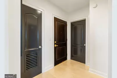 2828 Peachtree Road NW #1401, Atlanta, GA 30305 - Photo 8