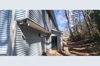 1570 Oakpointe Drive SW #B, Marietta, GA 30008 - Photo 2
