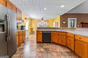2025 Pheasant Run Dr, McDonough, GA 30252 - Photo 4