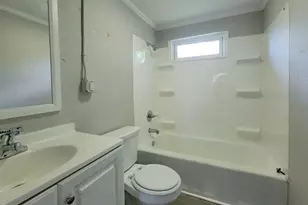 238 W Oak St, Winder, GA 30680 - Photo 6