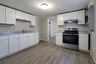 238 W Oak St, Winder, GA 30680 - Photo 4