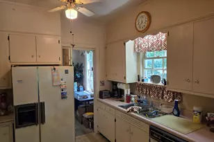 909 Thomaston St, Barnesville, GA 30204 - Photo 8