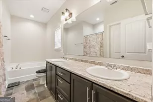 751 Fairview Cir, Hinesville, GA 31313 - Photo 8