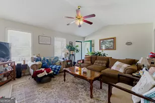800 Lodgeview Dr, Bethlehem, GA 30620 - Photo 4